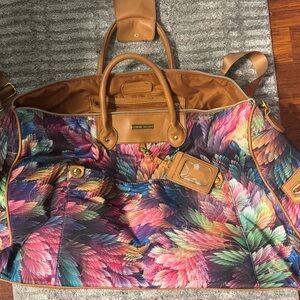 Vibrant Feather Pattern Women's Travel Bag
